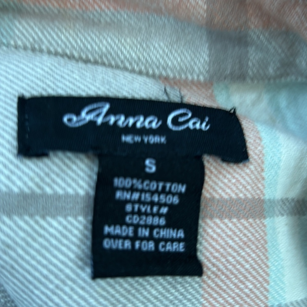 Anna Cai plaid button front shaket top size S - Picture 9 of 9